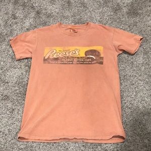REESES short sleeve t-shirt size small